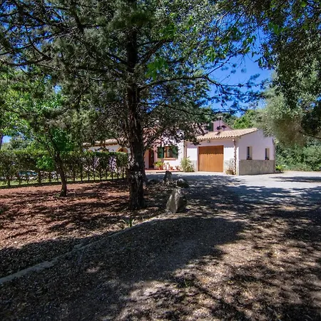 Schoene Und Ruhige Villa Auf Dem Lande, Fuer 6 Personen Mit Wifi Inklusive 3 Km Von Pollensa Holiday home Pollenca